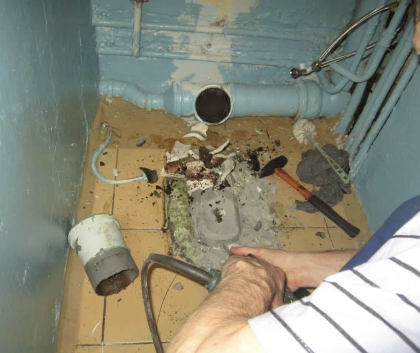 Демонтаж унитаза в Кирове Демонтаж унитаза