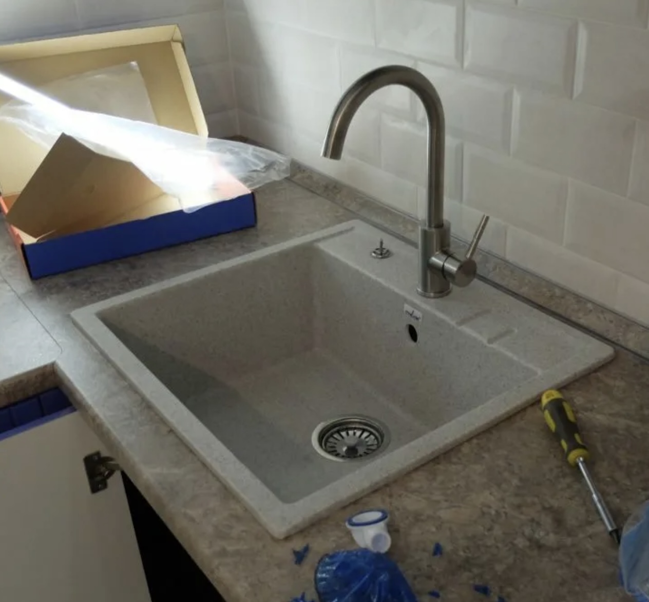 Монтаж врезной мойки Установка врезной мойки